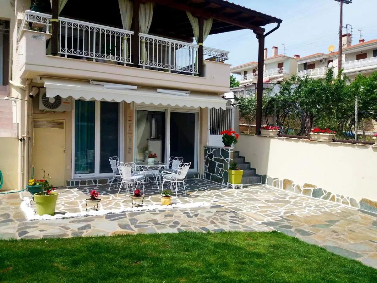 Maria'S Garden House Apartment Flogita